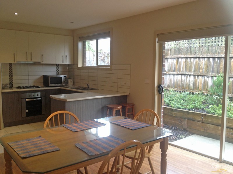 2/26 Almond Drive, Doveton VIC 3177