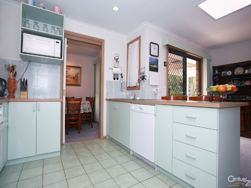 2 Adelong Court, Berwick VIC 3806