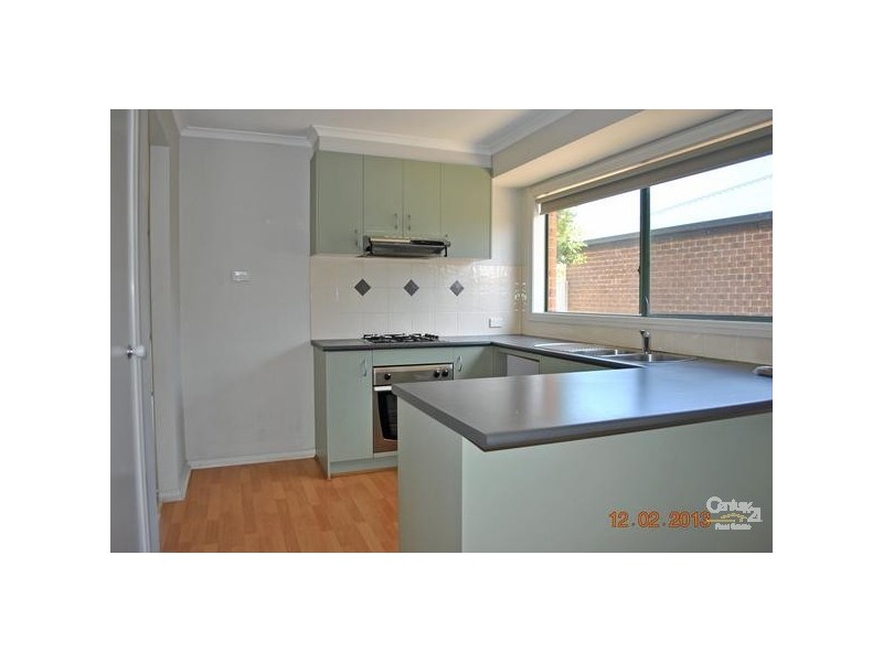 16 Fetlock Lane, Cranbourne East VIC 3977