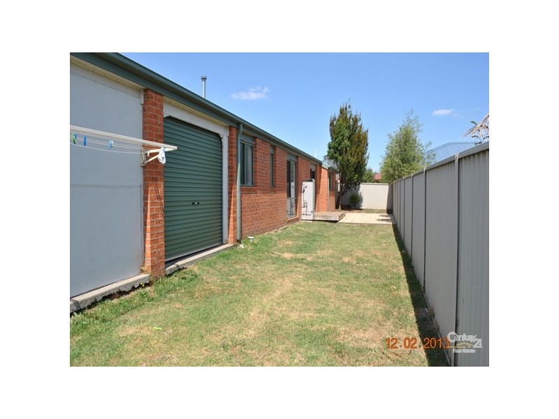 16 Fetlock Lane, Cranbourne East VIC 3977