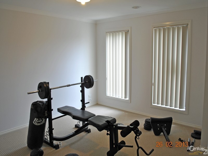 12 Tiarne Crescent, Hampton Park VIC 3976