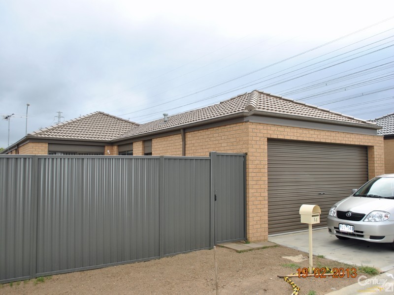 14 Tiarne Crescent, Hampton Park VIC 3976