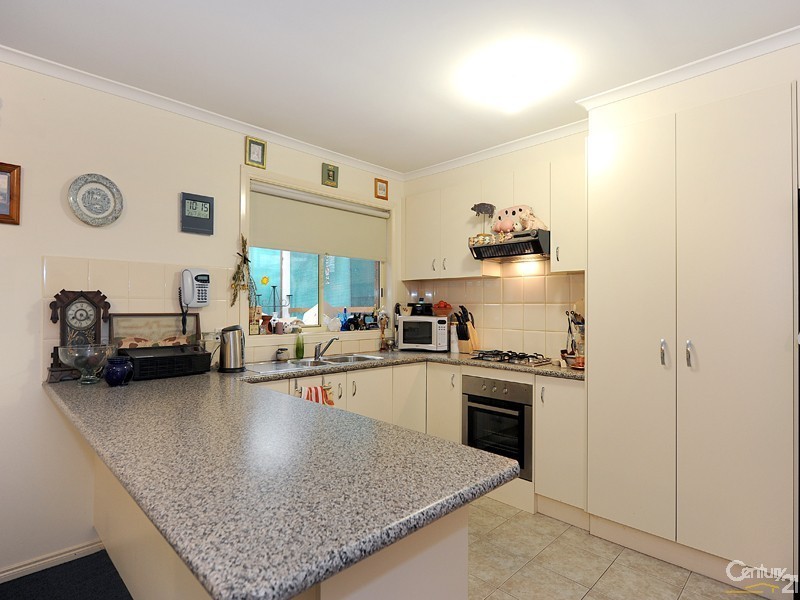 1/8 Glenn Erin Way, Berwick VIC 3806