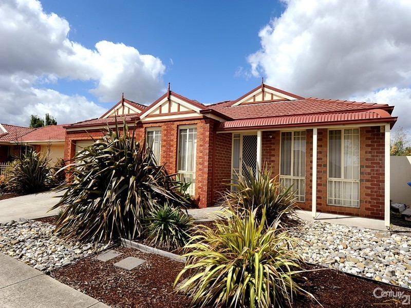 10 Baronessa Avenue, Narre Warren South VIC 3805