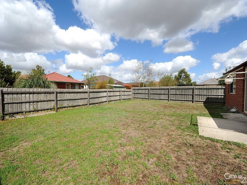 10 Baronessa Avenue, Narre Warren South VIC 3805