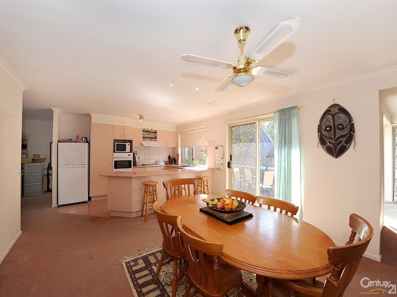 122 Strathaird Drive, Narre Warren South VIC 3805