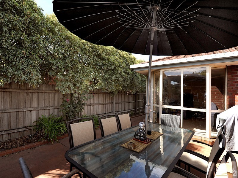 122 Strathaird Drive, Narre Warren South VIC 3805