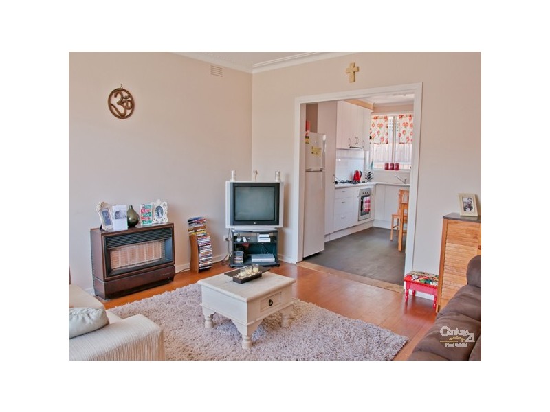 2/11 Wilson Street, Berwick VIC 3806