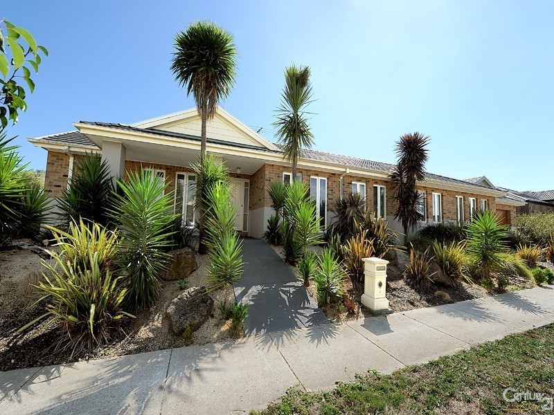 14 Monarch Road, Berwick VIC 3806