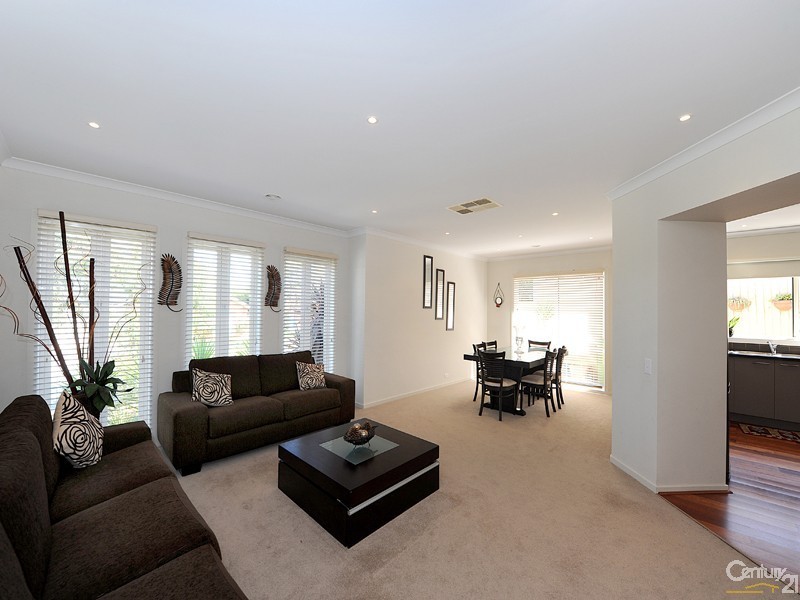 14 Monarch Road, Berwick VIC 3806