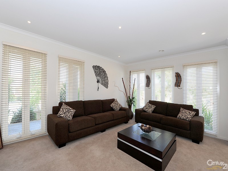 14 Monarch Road, Berwick VIC 3806