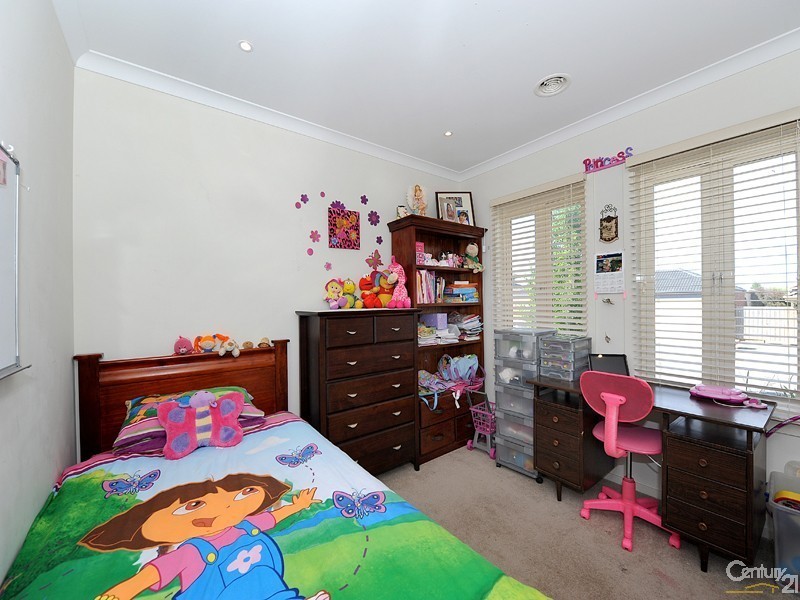 14 Monarch Road, Berwick VIC 3806