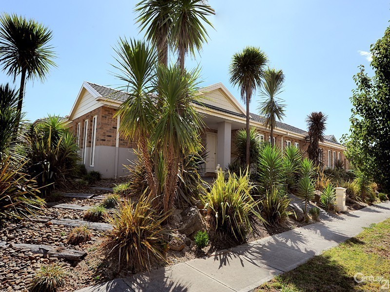 14 Monarch Road, Berwick VIC 3806