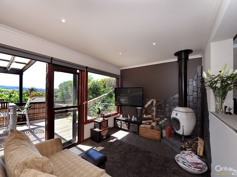 4 Chalcot Drive, Endeavour Hills VIC 3802