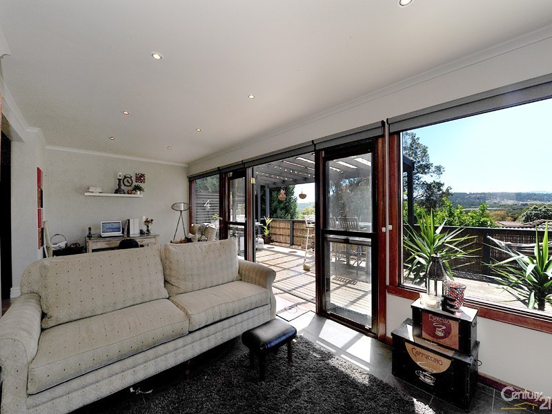 4 Chalcot Drive, Endeavour Hills VIC 3802