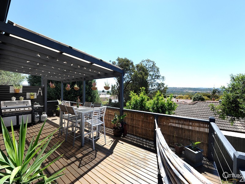 4 Chalcot Drive, Endeavour Hills VIC 3802
