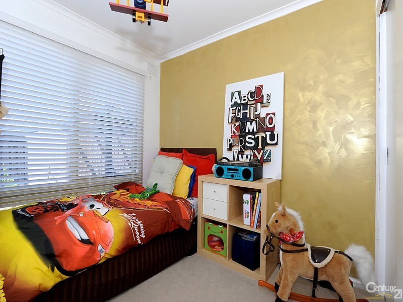 4 Chalcot Drive, Endeavour Hills VIC 3802