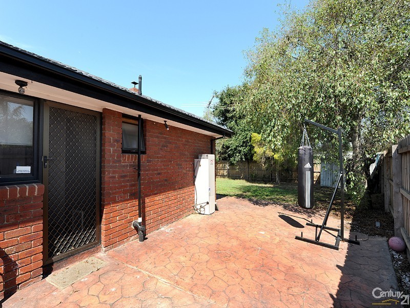 9  Marsden Court, Cranbourne North VIC 3977