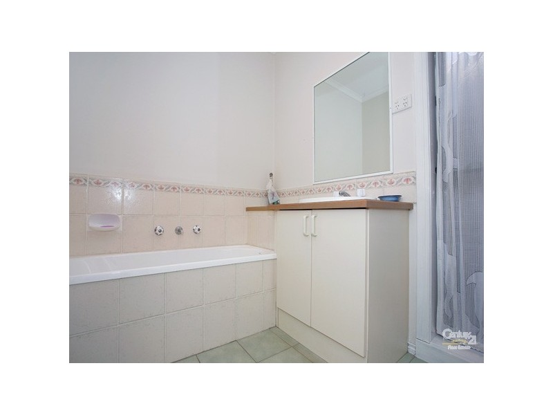 2 Adelong Court, Berwick VIC 3806