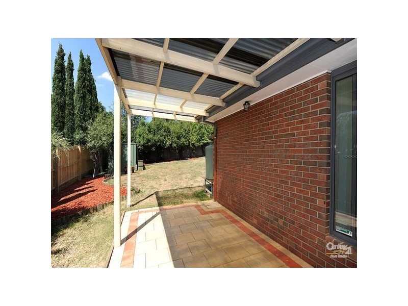 2 Adelong Court, Berwick VIC 3806