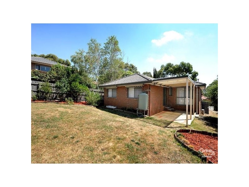 2 Adelong Court, Berwick VIC 3806