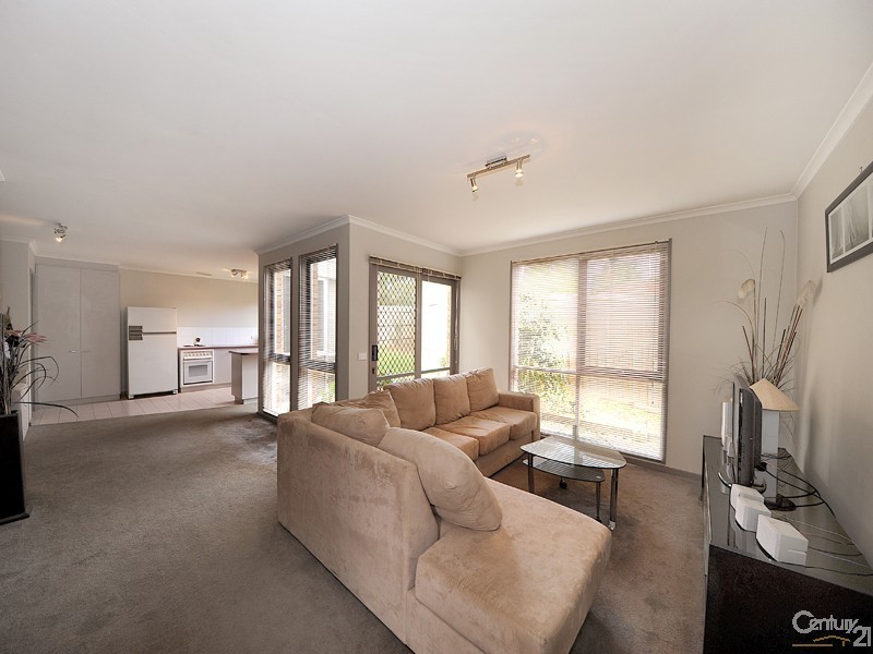 2/13 Wallowa Crescent, Narre Warren VIC 3805