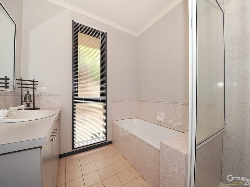 2/13 Wallowa Crescent, Narre Warren VIC 3805