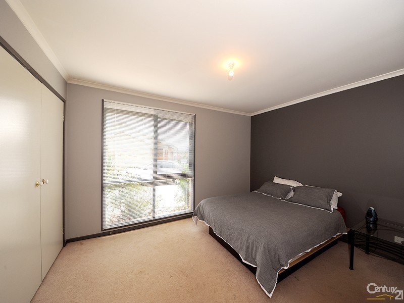 2/13 Wallowa Crescent, Narre Warren VIC 3805