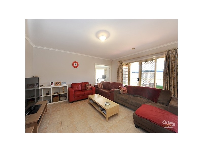 5 Highvale Crescent, Berwick VIC 3806