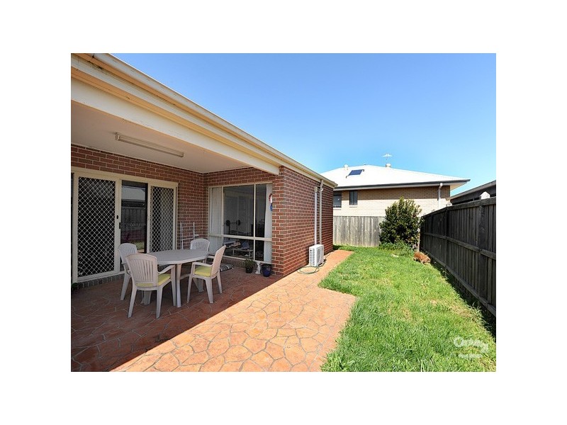 5 Highvale Crescent, Berwick VIC 3806