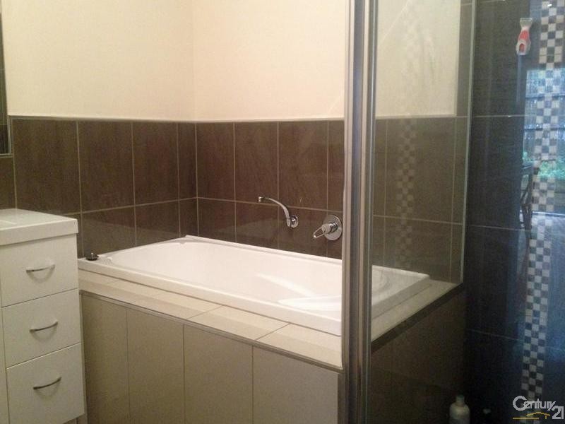 2/26 Almond Drive, Doveton VIC 3177