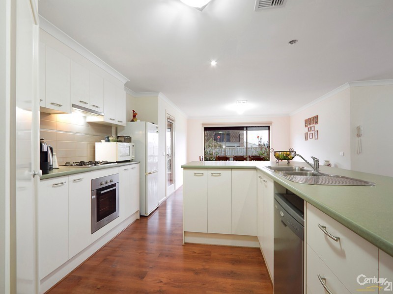 14  Roselea Place, Narre Warren North VIC 3804