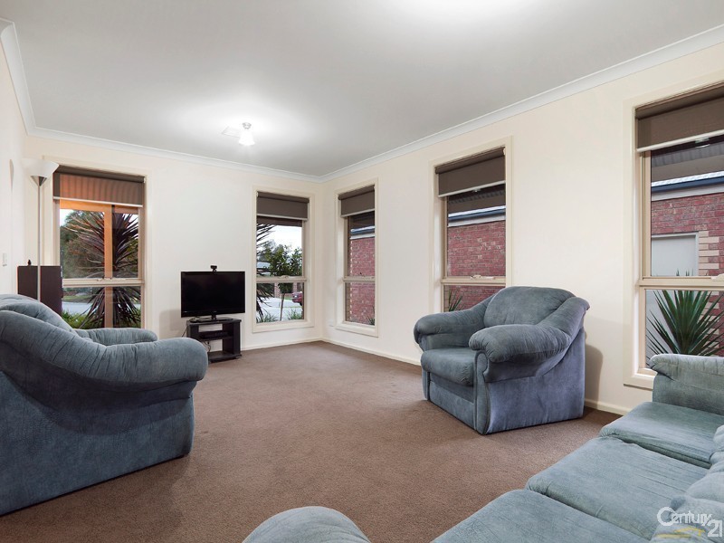 14  Roselea Place, Narre Warren North VIC 3804