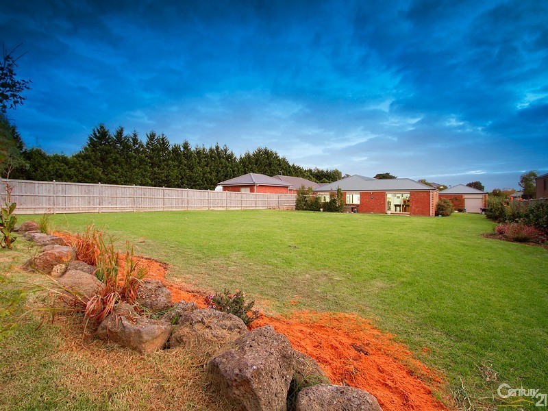 14  Roselea Place, Narre Warren North VIC 3804