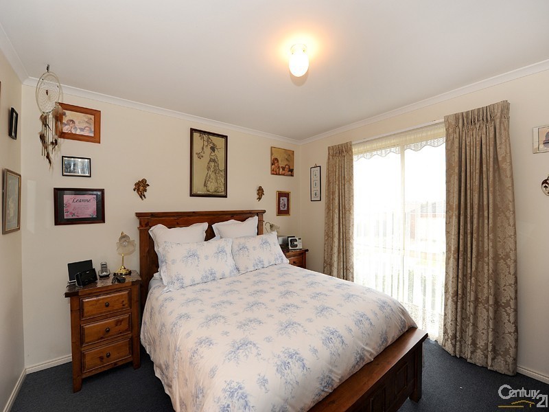 1/8 Glenn Erin Way, Berwick VIC 3806