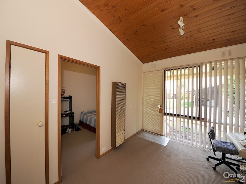 8/14  Shrives Road, Narre Warren VIC 3805