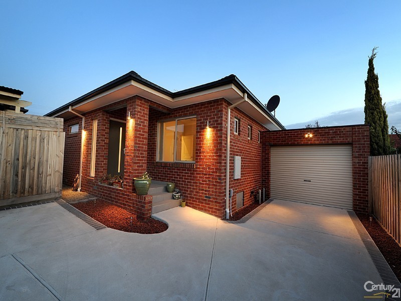 2/3 Riverview Crescent, Eumemmerring VIC 3177