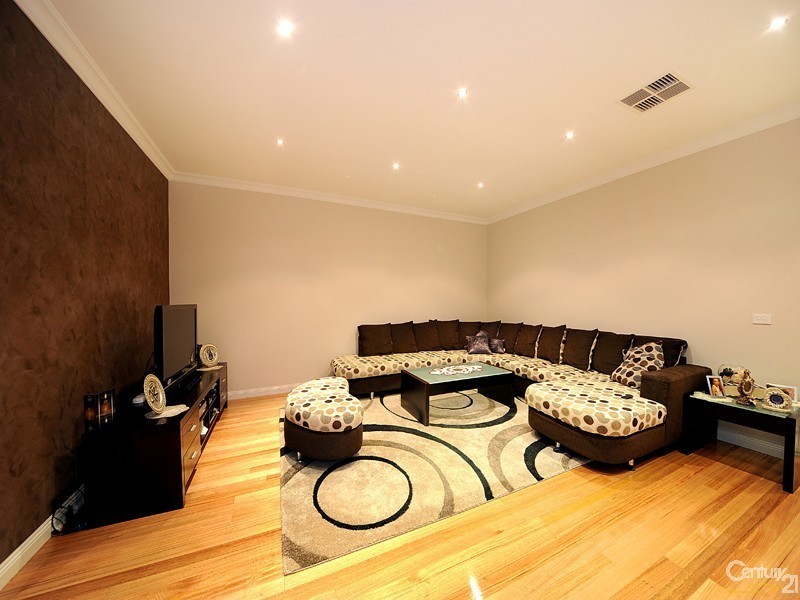 2/3 Riverview Crescent, Eumemmerring VIC 3177