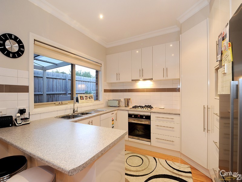 2/3 Riverview Crescent, Eumemmerring VIC 3177