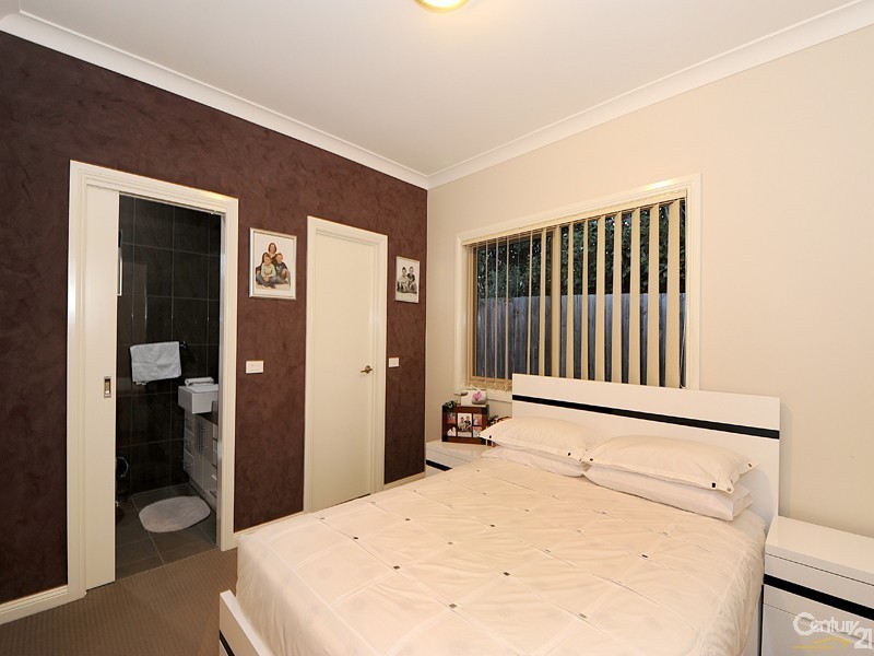 2/3 Riverview Crescent, Eumemmerring VIC 3177