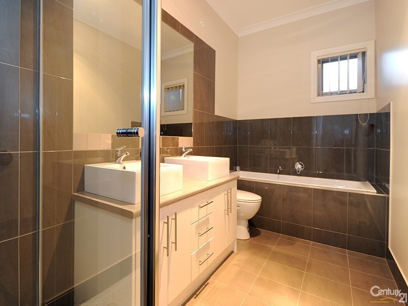 2/3 Riverview Crescent, Eumemmerring VIC 3177