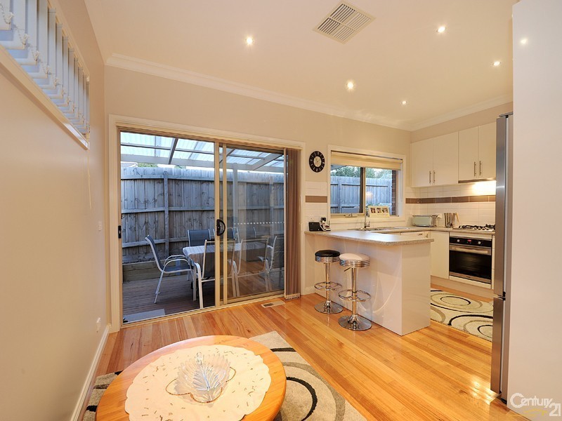 2/3 Riverview Crescent, Eumemmerring VIC 3177