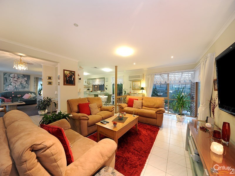 10 Briscoe Court, Endeavour Hills VIC 3802