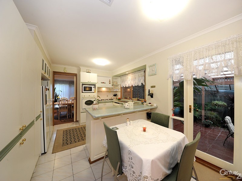 10 Briscoe Court, Endeavour Hills VIC 3802