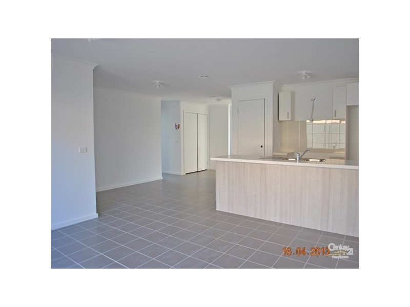 22 Karabair Street, Cranbourne East VIC 3977