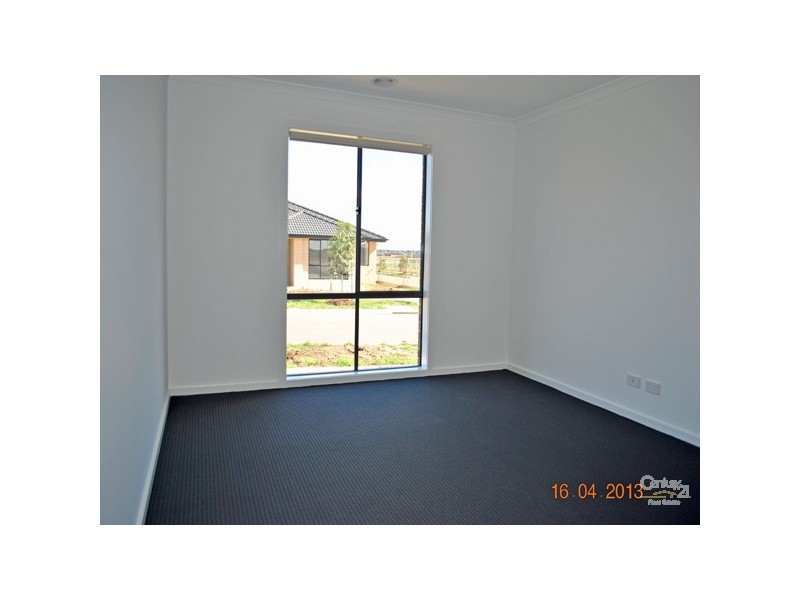 22 Karabair Street, Cranbourne East VIC 3977