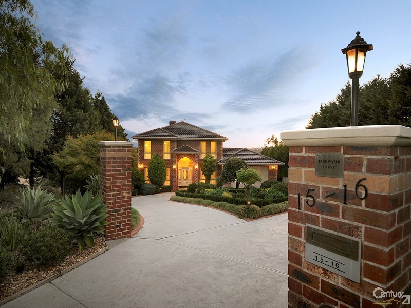 15-16 Maclaine Court, Narre Warren North VIC 3804