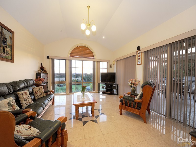 15-16 Maclaine Court, Narre Warren North VIC 3804