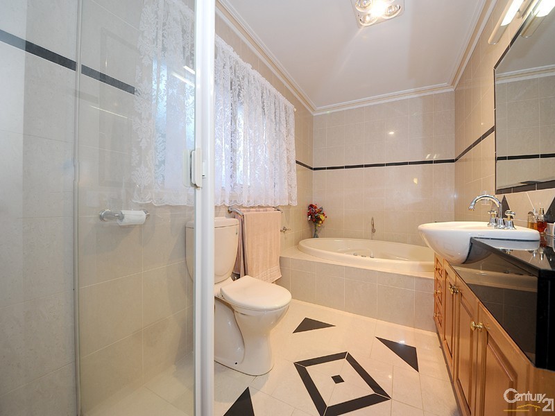 15-16 Maclaine Court, Narre Warren North VIC 3804