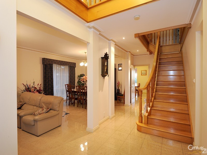 15-16 Maclaine Court, Narre Warren North VIC 3804